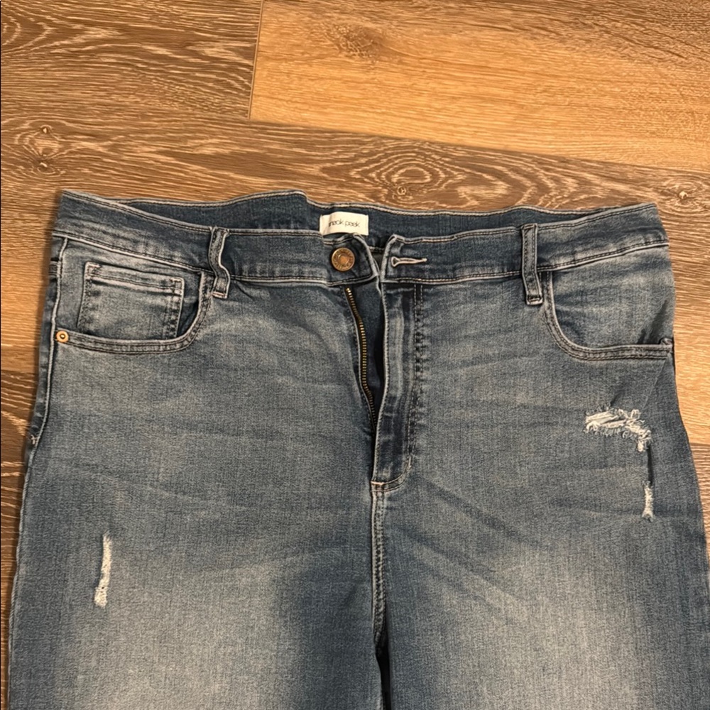 Sneak Peek. Size 20. Super cute distressed Blue Jeans! - Picture 2 of 6